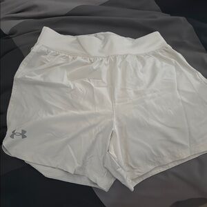 Under Armour Speed Pocket Men’s White Shorts with Back Pocket for Phone